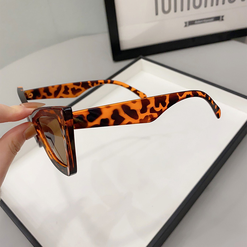 Big Frame Vintage Square Sunglasses - leopard - Image 2