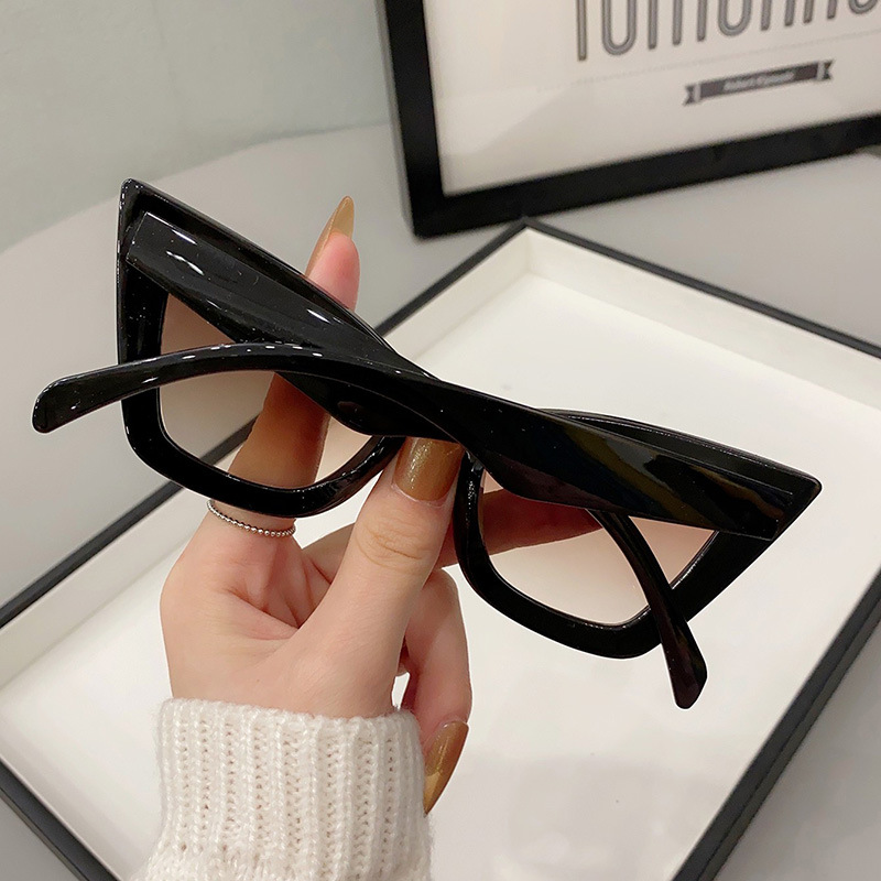 Big Frame Vintage Square Sunglasses - black - Image 3